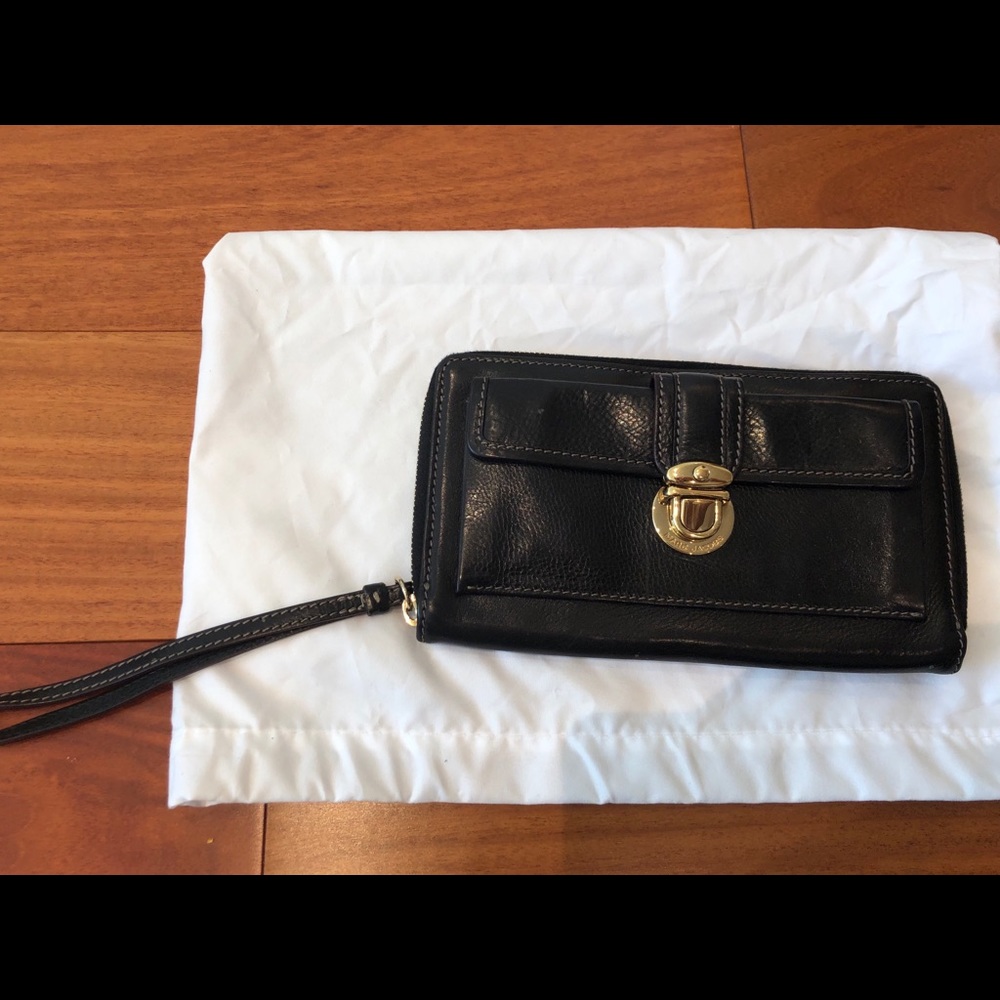 Marc Jacobs large zip wallet wristlet bag black